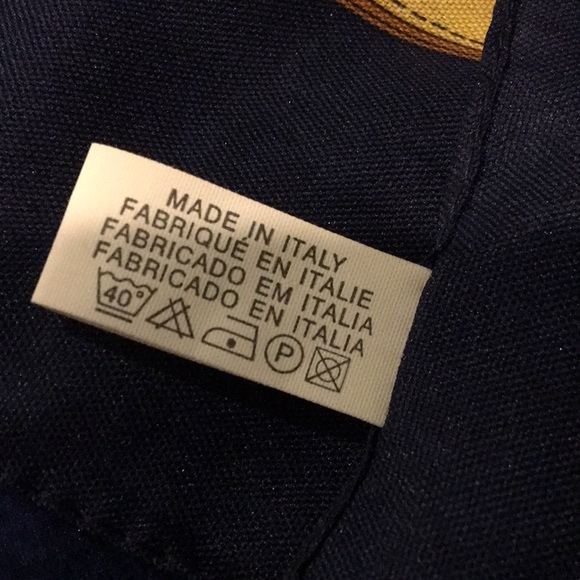 Beautiful Italian made equestrian motif scarf - Picture 5 of 6